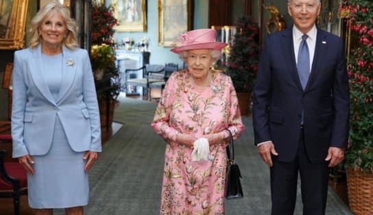 Imagem de Rainha Elizabeth II recebe o presidente dos EUA, Joe Biden, e primeira-dama no Castelo de Windsor