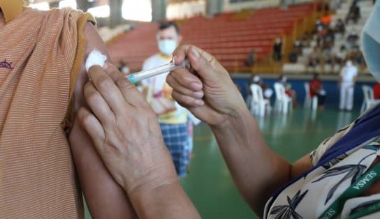 Imagem de Pazuello previu 50% dos brasileiros vacinados contra Covid-19 até junho, mas realidade é de 11% imunes