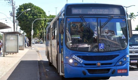 Imagem de Adiantamento salarial dos rodoviários começa a ser pago e presidente do sindicato cita conversa com prefeito; vídeo