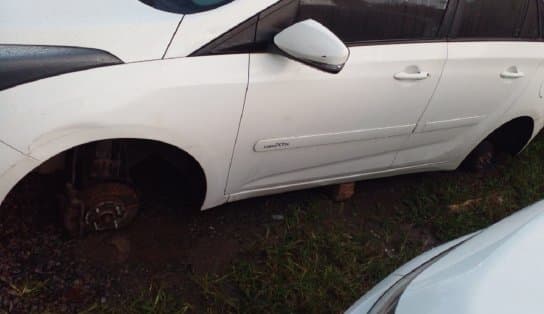 Imagem de Ladrão de pneus na Garibaldi deixa motoristas da região irritados com furtos constantes 