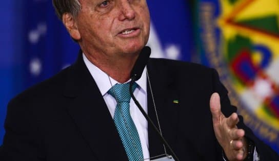 Imagem de Bolsonaro diz que STF articula barrar voto impresso para Lula ser eleito "na fraude"