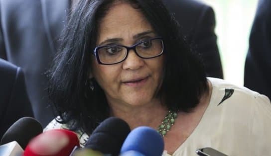 Imagem de Damares foi amante de pastor durante cinco anos, afirma bolsonarista; ministra confirma