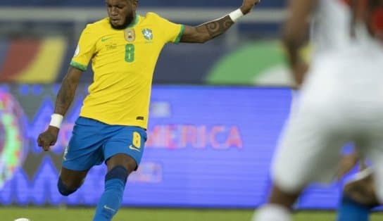 Imagem de Com transmissão do SBT, seleção brasileira joga contra peruanos por uma vaga na final da Copa América nesta segunda-feira