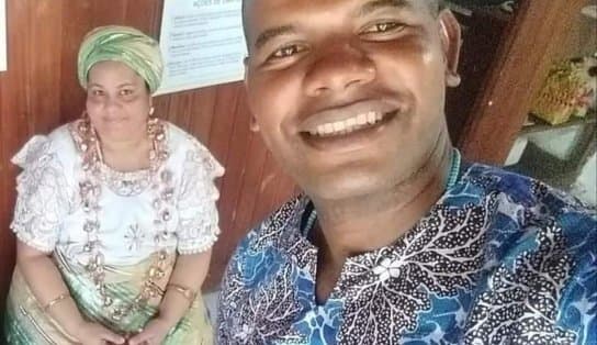 Imagem de Com axé: noivos apaixonados há 25 anos celebram primeiro casamento religioso afro-brasileiro na Pedra de Xangô