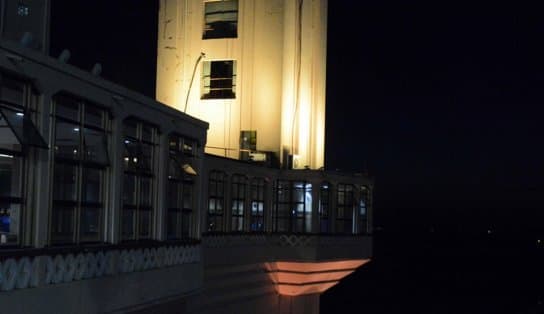 Imagem de Elevador Lacerda é iluminado em alusão ao Julho Amarelo na campanha contra hepatites virais