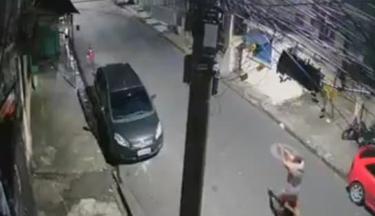 Imagem de "Motorista fantasma" atira contra assaltante de trabalhador em Salvador e câmera flagra correria; assista 