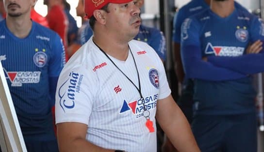 Imagem de 'Dor de cabeça': Dado Cavalcanti tem problemas para escalar Bahia diante do Flamengo neste domingo