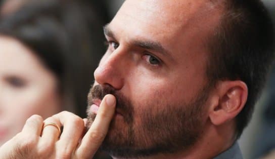 Imagem de Facebook suspende perfil de Eduardo Bolsonaro após deputado publicar referências a Hitler