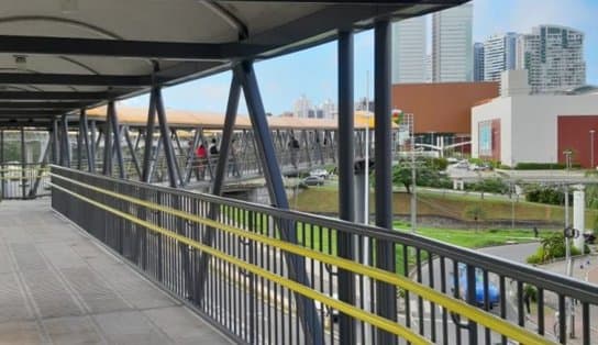 Imagem de Após oito meses de obras, passarela que interliga Estação Pernambués do Metrô ao shopping é inaugurada