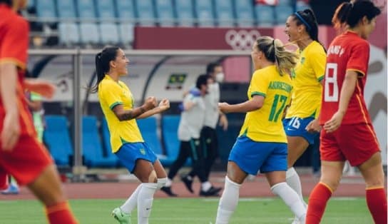 Imagem de Em Tóquio, chinesas experimentam chocolate brasileiro na estreia das meninas do futebol nos Jogos Olímpicos