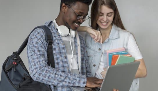 Imagem de De graça: USP oferece 4,9 mil vagas em cursos online na área de humanas; inscrições estão abertas