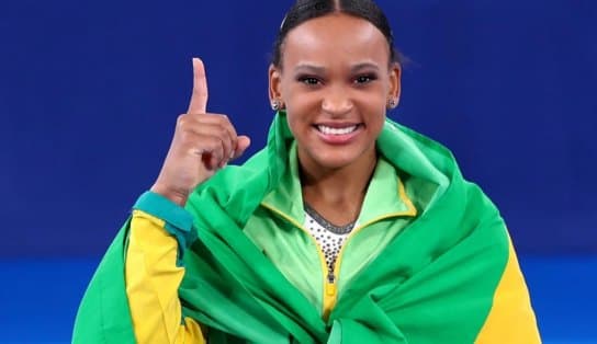 Imagem de Rebeca Andrade ganha ouro no salto e se torna a 1ª brasileira a ganhar duas medalhas em uma mesma edição das Olimpíadas