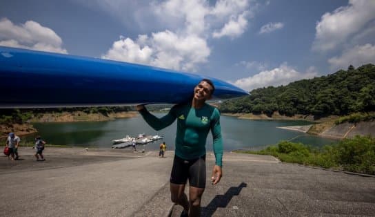 Imagem de 'Baiano, né?': Isaquias vai à semifinal da canoagem C1 e diz que está 'na raiva' de ganhar o ouro; Jacky fica nas quartas