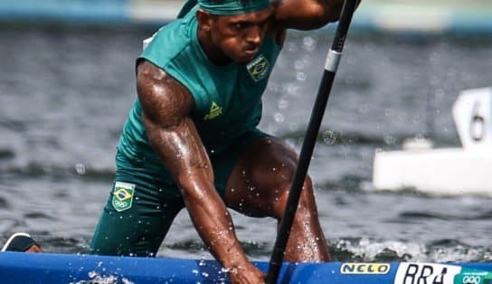 Imagem de É OURO! Baiano Isaquias Queiroz é campeão olímpico na canoagem C1; "nem consigo chorar de tão feliz"