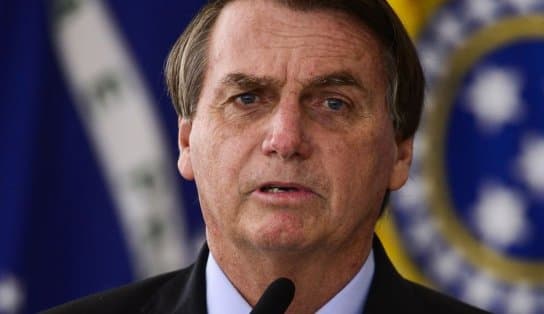 Imagem de Bolsonaro diz que vai pedir ao Senado um processo contra os ministros Barroso e Moraes, do STF