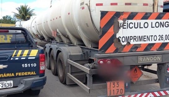 Imagem de 'Amante do perigo': PRF flagra motorista embriagado dirigindo caminhão com produto altamente inflamável, na Chapada Diamantina 