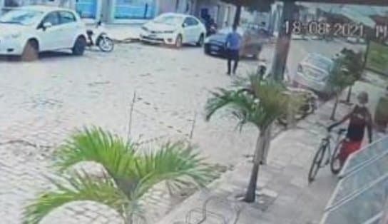 Imagem de PM é morto pelos próprios colegas após sequência de crimes com vítimas baleadas na Bahia; câmera registra um dos casos