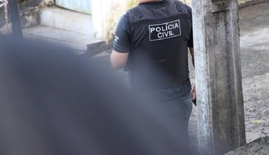 Imagem de Homem que agrediu ex-companheira com capacete e atirou no atual dela é preso em Juazeiro