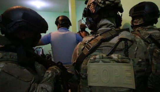 Imagem de Bope libera três reféns feitos por criminosos que entraram em confronto com policiais militares no IAPI; veja  vídeos