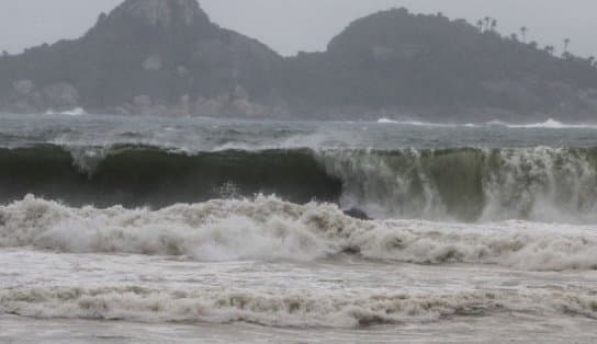 Imagem de Ondas de até 2,5 metros chegam à Bahia e Marinha emite alerta; veja possível área afetada 