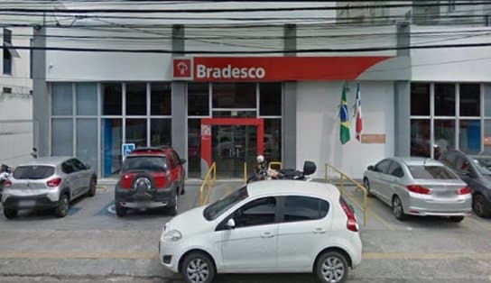 Imagem de Durante a madrugada, homem desafia a segurança e invade agência bancária para roubar fios no bairro de Brotas