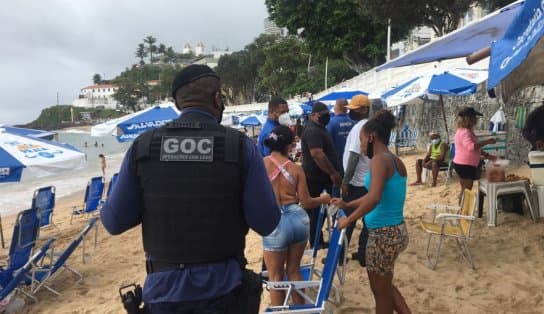 Imagem de Acesso à praia do Porto da Barra continua restrito neste domingo para evitar aglomerações