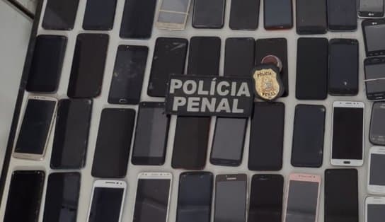 Imagem de Após detento ser assassinado dentro de cela de presídio de Salvador, diversos celulares são encontrados no local