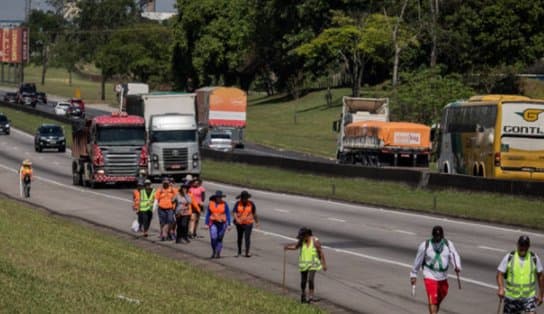 Imagem de Quatro romeiros morrem atropelados neste fim de semana a caminho da basílica de Nossa Senhora Aparecida