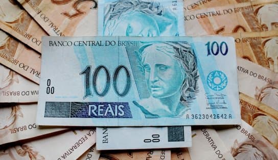 Imagem de Auxílio Brasil deve ser de R$ 300 por mês, reafirma ministro João Roma 