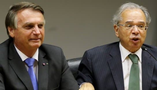 Imagem de Guedes decide ficar no governo e faz pronunciamento com Bolsonaro; "não faremos nenhuma aventura"