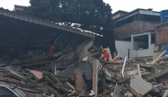 Imagem de Prédio de três andares desaba no Rio de Janeiro e deixa um morto e três feridos