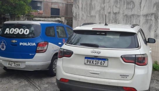 Imagem de Dois homens são presos e um carro roubado é encontrado na Orla em Salvador 