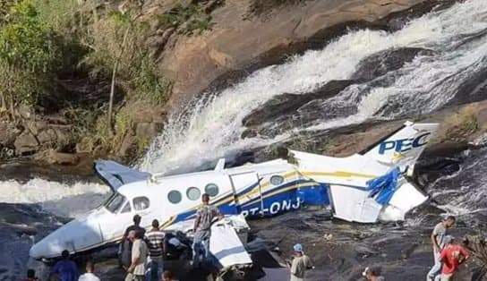 Imagem de Avião que levava Marília Mendonça atingiu cabo de distribuição em Caratinga