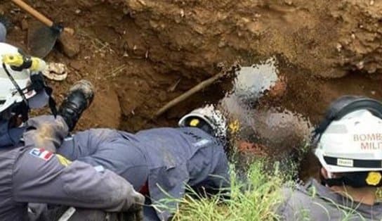 Imagem de Susto! Bombeiros resgatam trabalhador que ficou parcialmente soterrado durante instalação de manilhas, no interior da Bahia