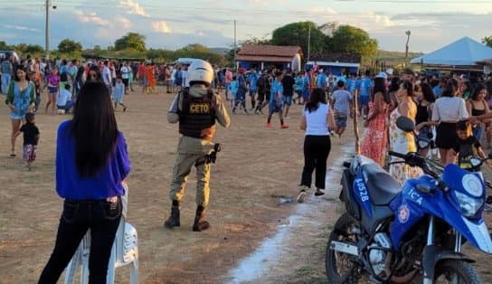 Imagem de Pediu pra parar e parou: "paredão" com 2 mil pessoas é encerrado pela polícia no interior