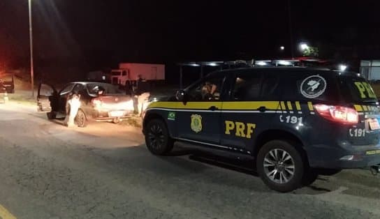 Imagem de Durante operação na BR-101, PRF prende quarteto suspeito de cometer assaltos a ônibus em Alagoinhas 