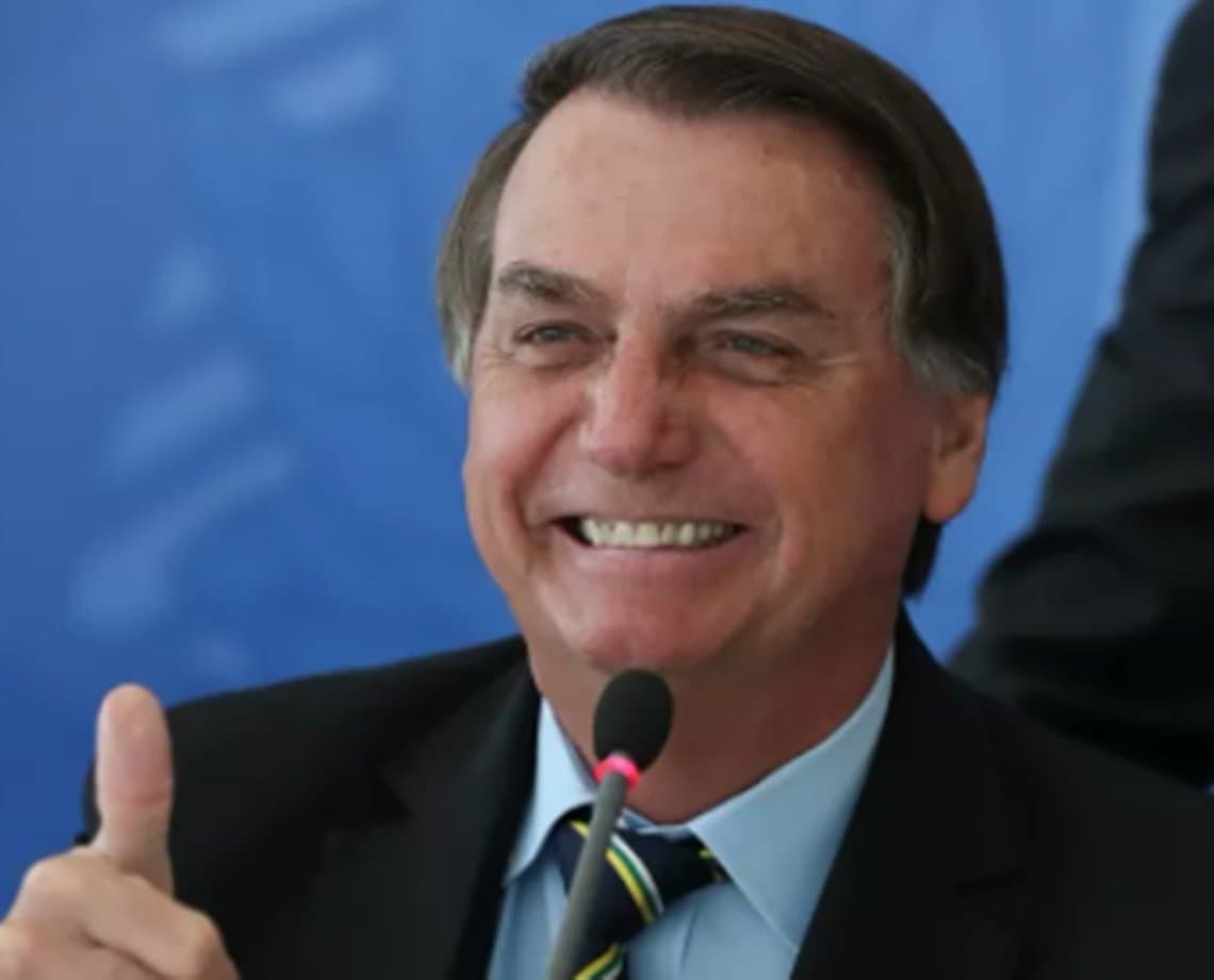 Bolsonaro é eleito personalidade do ano da revista Time e comemora: “cumprimentos a Trump pelo 2º lugar”