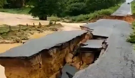 Imagem de Governo da Bahia faz reparos em rodovias prejudicadas por chuvas no Extremo Sul; veja orientações