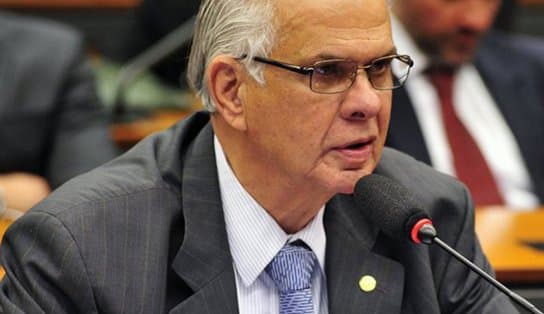 Imagem de Araújo recebe sondagem do MDB, convite do PDT, mas, por enquanto, indica permanência no PL