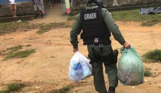 Imagem de Militares do Graer e Bombeiros atuam em resgate de vítimas e transporte de mantimentos nas cidades afetadas pela chuva na Bahia