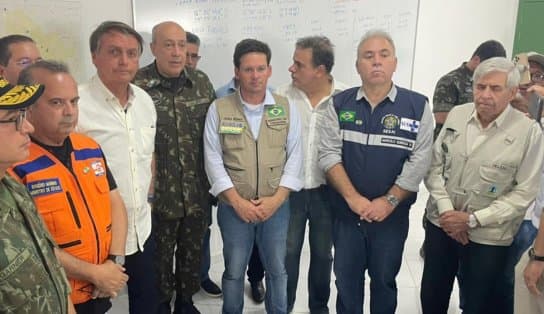 Imagem de Bolsonaro diz que visita a Itamaraju foi para “confortar” cidade afetada pela chuva