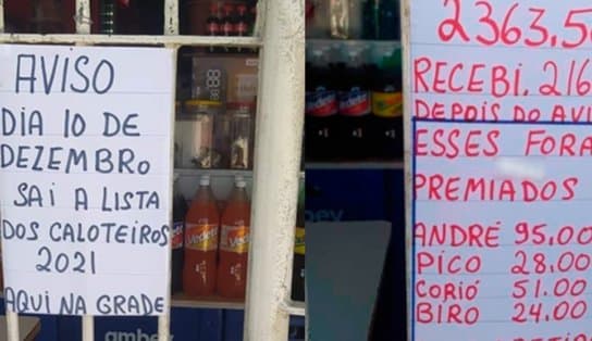 Imagem de Dono de bar coloca lista de caloteiros na porta e assunto "viraliza" nas redes sociais; atitude fez devedores quitar débitos