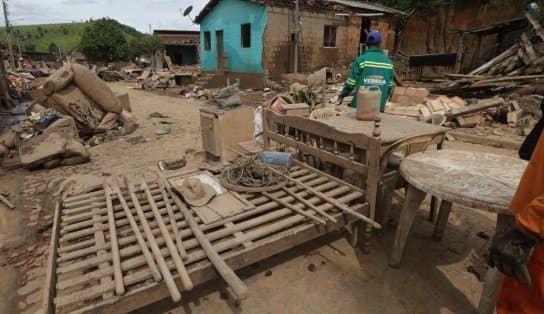 Imagem de Moradores que tiveram casas destruídas pela chuva já podem se inscrever para ganhar auxílio do governo do Estado 