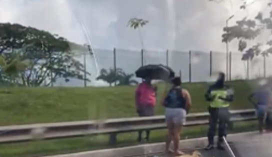 Imagem de Jovem morre atropelado ao tentar atravessar pista na Avenida Paralela em Salvador; trânsito é intenso na região