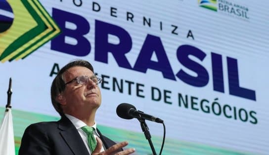 Imagem de Datafolha: Bolsonaro mantém pior avaliação no governo e rejeição só é menor que a de Collor, de quem é aliado