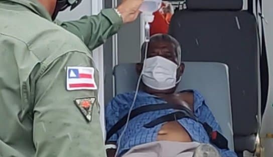 Imagem de Chuvas no sul da Bahia: Idoso é resgatado por helicóptero para comparecer a consulta médica; assista 