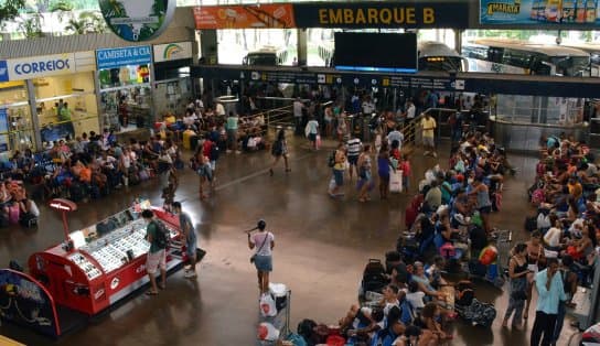 Imagem de Rodoviária de Salvador tem movimentação intensa às vésperas dos festejos de Natal; veja vídeo