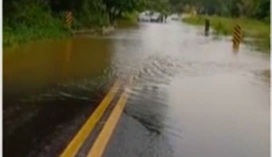 Imagem de Estradas do extremo sul da Bahia estão interditadas por conta de chuvas na região; confira lista