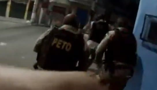 Imagem de Vídeo: Após perseguição, policiais trocam tiros com bandidos no Nordeste de Amaralina