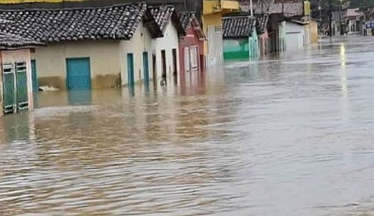 Imagem de Vítimas de enchentes em Itabuna e Itororó poderão sacar FGTS nesta terça-feira; endereços são informados pela Defesa Civil